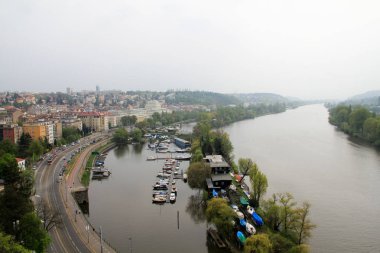 Prag, dolgu vltava Nehri. 
