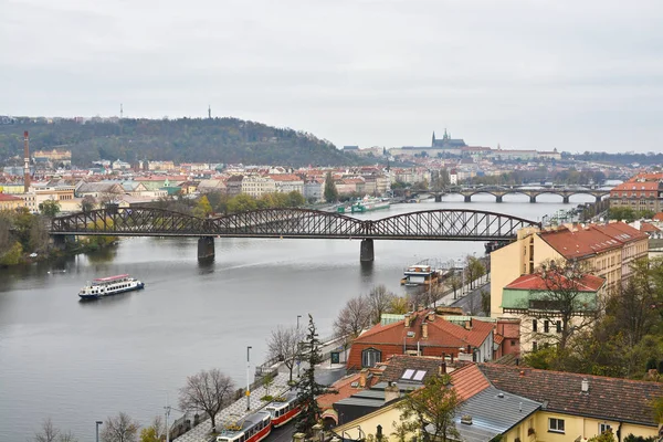 Prag, Brücken über die Moldau. — Stockfoto