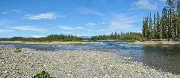 Panoráma a török a Polar Ural folyó. — Stock Fotó