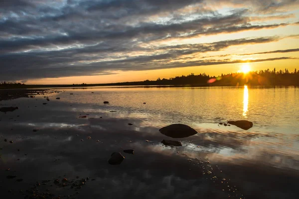 Puesta de sol en el río Norte . —  Fotos de Stock