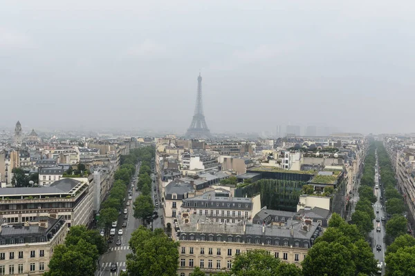 Paris Yürüyüş Bulutlu Bir Yaz Gününde Fransız Başkenti — Stok fotoğraf