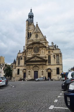 Paris 'teki Mount Dağı' ndaki St. Stephen Kilisesi. Fransa 'nın başkenti Pantheon yakınlarındaki Katolik tapınağı..