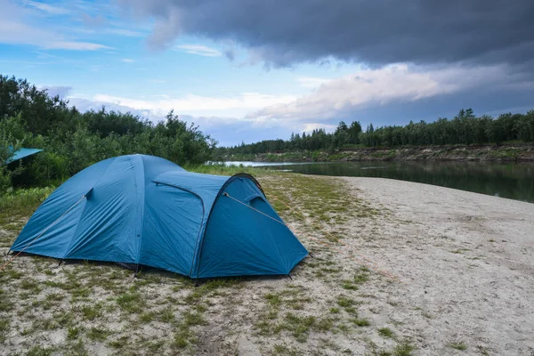 Reizen Yamal Toeristische Tent Aan Oever Van Noordelijke Rivier — Stockfoto