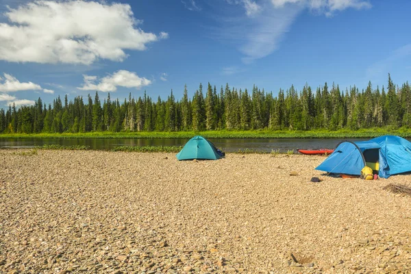 Summer Trip National Park Boat Tent Tourists River Bank — Stock Photo, Image