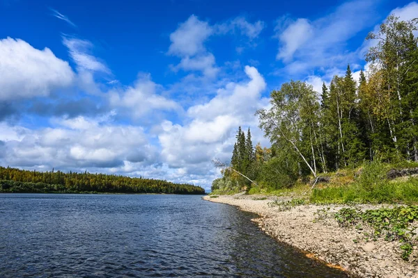 Lemva River Bank Řeka Taiga Komijské Republice Severu Oblasti Uralu — Stock fotografie