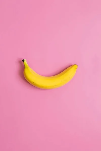 One Single Banana Pink Vertical Background Room Text Minimalist Concept — Stock Photo, Image