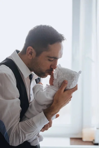 Happy Loving Handsome Father Holds His Small Newborn Daughter Profile — Stock Photo, Image