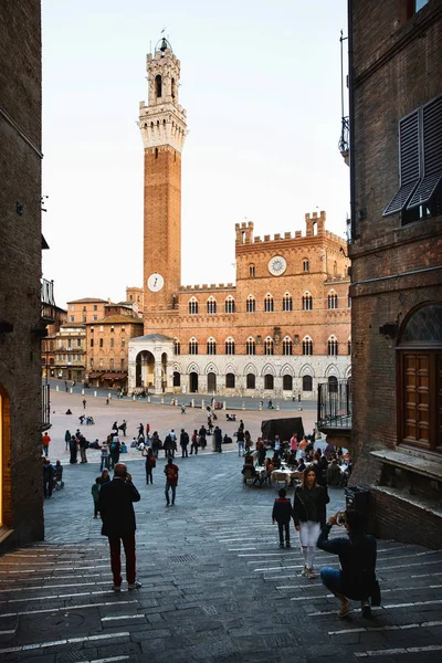 Siena Italië Oktober 2017 Toeristen Piazza Del Campo Plein Campo — Stockfoto
