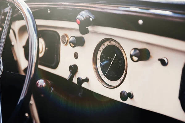 Εσωτερική Άποψη Του Κλασικό Ρετρό Αυτοκίνητο Τόνωση Στο Instagram Όμορφο — Φωτογραφία Αρχείου