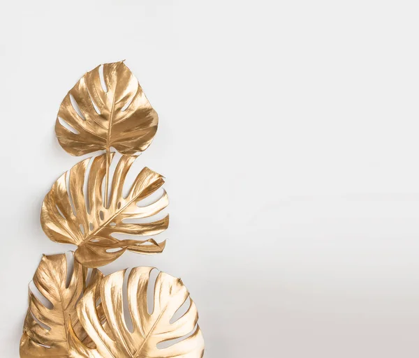 Oro Dipinto Tropicale Monstera Foglie Bouquet Sfondo Bianco Chiaro Isolato — Foto Stock