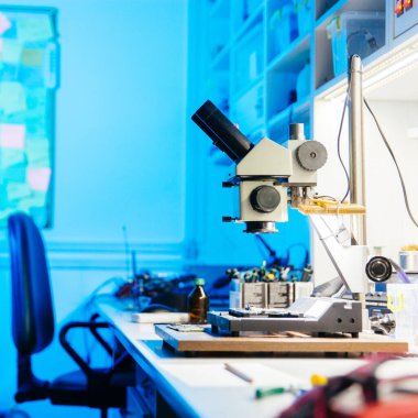 Masa laboratuvar mikroskop