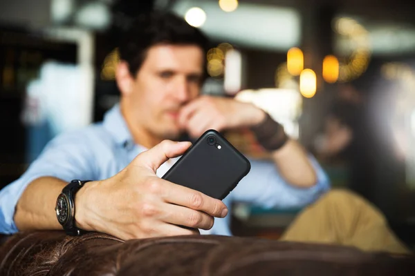 Closeup View Smartphone Male Hand Selective Focus Man Using Phone — Stock Photo, Image