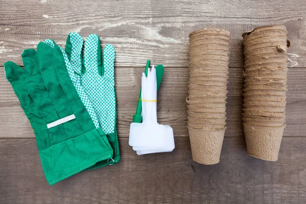 Gardening items - Gloves, labels and seed pots