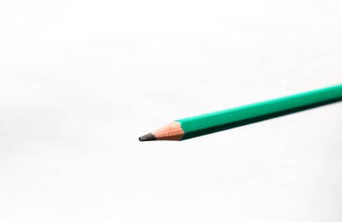 beyaz arkaplanda kalem