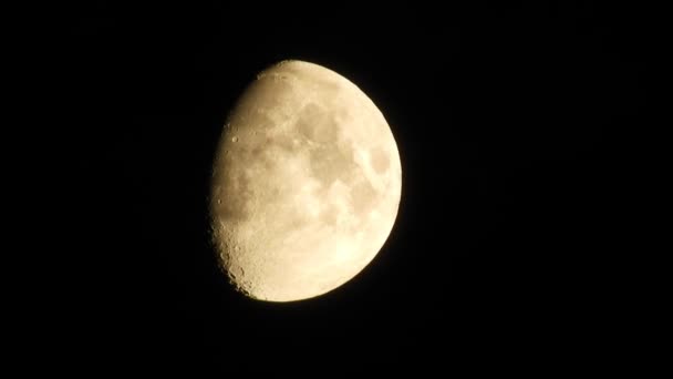 Луна Облаками Движущимися Небу Видео Крупным Планом Ночью — стоковое видео