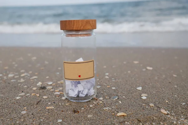 Carta Amor Garrafa Romântica Com Uma Mensagem Praia — Fotografia de Stock