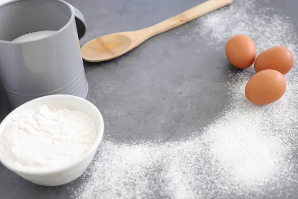 Baking background with eggs, flour .Copy space. Selective focus — Stock Photo, Image