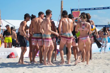 Miami Sahili, Florida, Abd. 17 Şubat 2019. Model Plaj Voleybolu Turnuvası'nda görülen model 7 ve 8 arasında Miami Beach Oceanfront her yıl yer alır. Ücretsiz olay halka açık . 17 Şubat 2019 Miami Beach, Florida. 