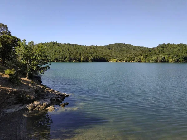 Lago Cassien Sur Francia Con Hermoso Cielo Azul Agua —  Fotos de Stock
