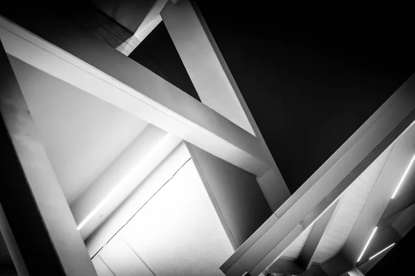 Akşam Modernbuilding görünümünün soyut siyah beyaz görünümü
