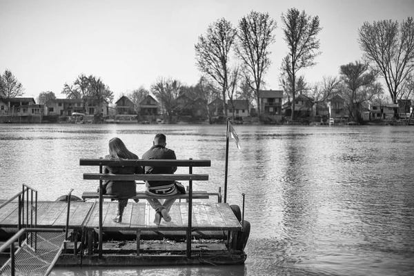 Amor Río Enfoque Selectivo Pequeña Profundidad Campo Destello Lente —  Fotos de Stock