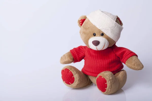 Bear Toy Está Enfermo Enfoque Selectivo Pequeña Profundidad Campo — Foto de Stock