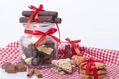 çikolata ve bir çerez olarak bir incelik ve süslemeleri, seçici odak ve küçük alan derinliği