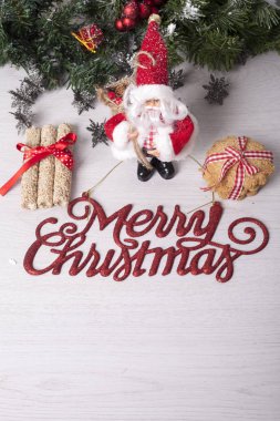 Yeni yıl ve Noel dekorasyon masada