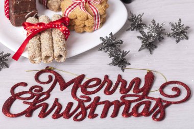 Yeni yıl ve Noel dekorasyon masada
