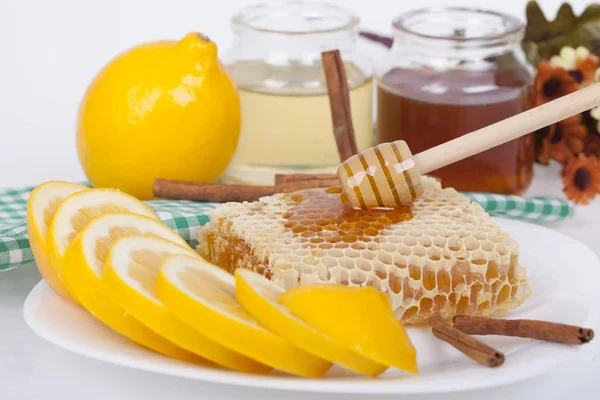 Honig Glas Mit Honiglöffel Auf Hellem Hintergrund — Stockfoto