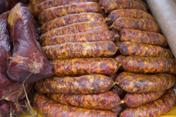 Embutido Ahumado Casero Fresco Carne Ahumada Para Comer Mercado —  Fotos de Stock
