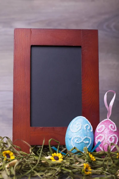Húsvéti Dekoráció Tojással Egy Fából Készült Háttér — Stock Fotó