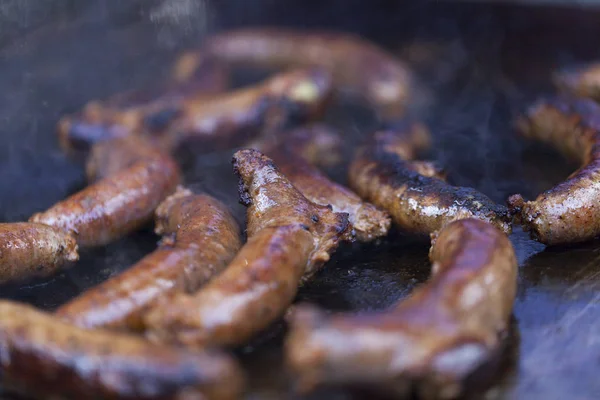 Parrilla Asan Salchichas Caseras Frescas Enfoque Selectivo Pequeña Profundidad Campo —  Fotos de Stock