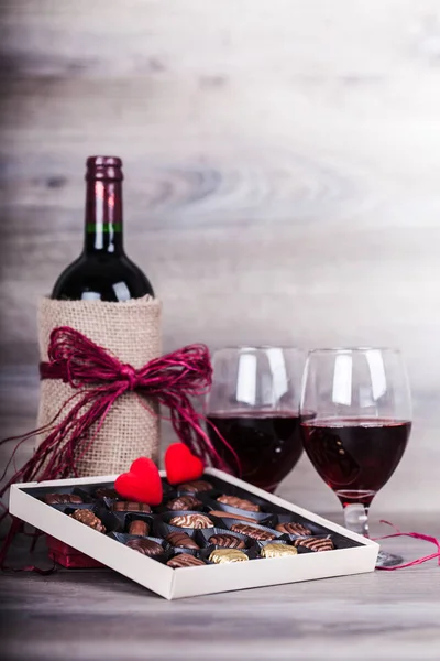 Red Wine Bottle Two Glasses Wine Box Chocolates Rose Decoration — Stock Photo, Image