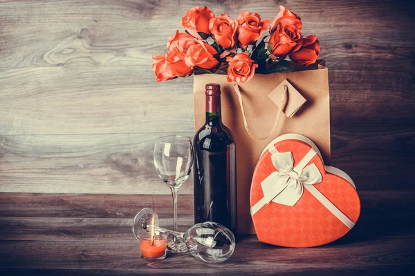 Red Wine Bottle Two Glasses Wine Roses Paper Bag Gift — Stock Photo, Image