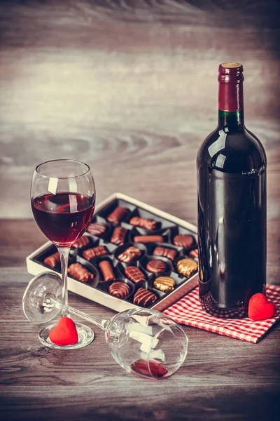 Red Wine Bottle Two Glasses Wine Box Chocolates Decoration Red — Stock Photo, Image