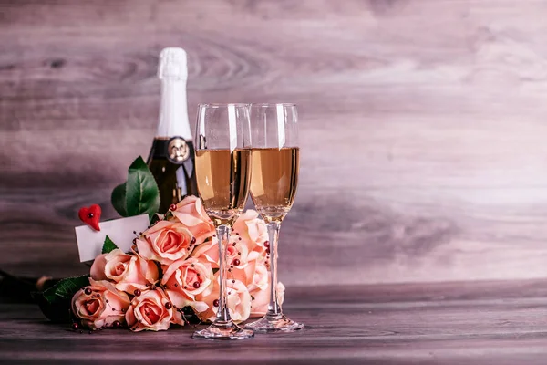 Día San Valentín Champán Copas Vino Rosas Mensaje Amor Cita —  Fotos de Stock