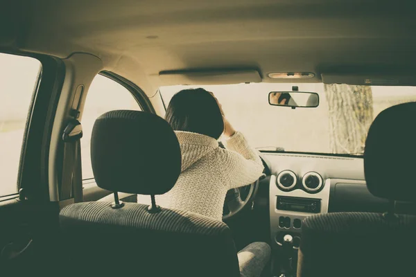 Una Joven Conduciendo Coche Sorprendió Por Tener Accidente Tráfico Mujer — Foto de Stock
