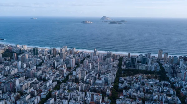 Vista Aérea Del Dron Laguna Rio Janeiro Copacabana Atardecer —  Fotos de Stock