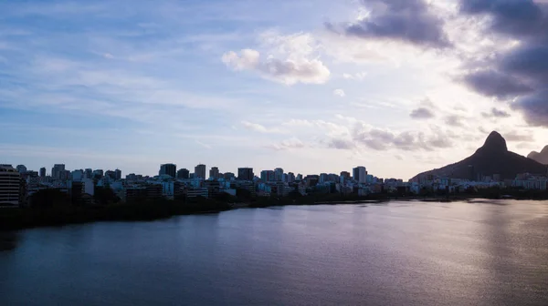 Vista Aérea Del Dron Laguna Rio Janeiro Copacabana Atardecer —  Fotos de Stock