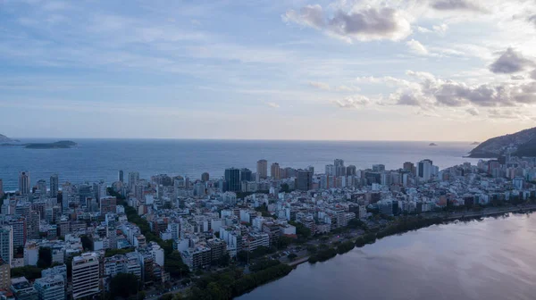 Vista Aérea Del Dron Laguna Rio Janeiro Copacabana Atardecer —  Fotos de Stock