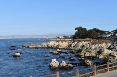 Monterey Körfezi, Kaliforniya, ABD Pasifik Okyanusu'nda görünümünü