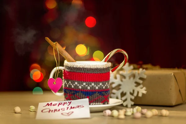 Chritmas Achtergrond Met Kopje Thee Kerstboom Achter — Stockfoto