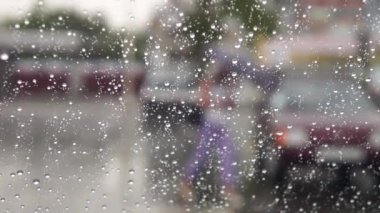 cama haddeleme araba yağmur damlaları üzerinden görüntülemek