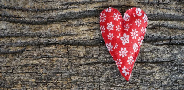 Corazones Tela Hechos Mano Sobre Fondo Rural Día San Valentín —  Fotos de Stock