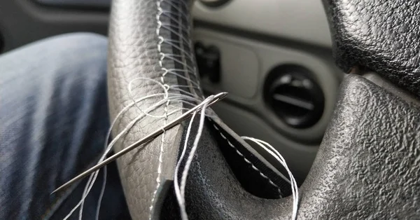 Car Interior Upgrade Diy Braid Steering Wheel Cover Auto Custom — Stock Photo, Image