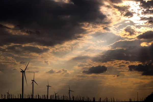 Windturbines Achtergrond Van Een Mooie Hemel — Stockfoto