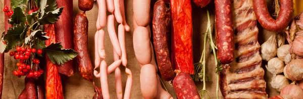 Különböző Típusú Hús Füstölt Hús Kolbász Sonka Egyéb — Stock Fotó
