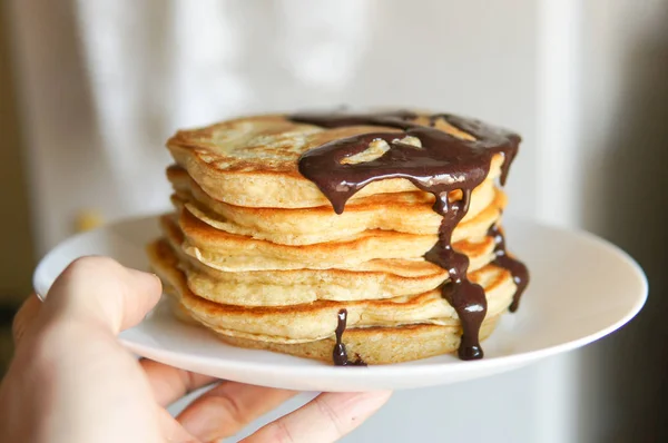 Завтрак Домашние Классические Американские Блинчики Шоколадным Сиропом — стоковое фото