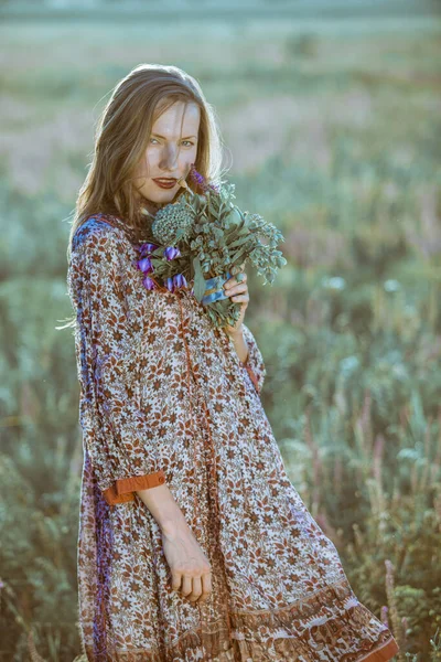 Beautiful Carefree Woman Fields — Stock Photo, Image
